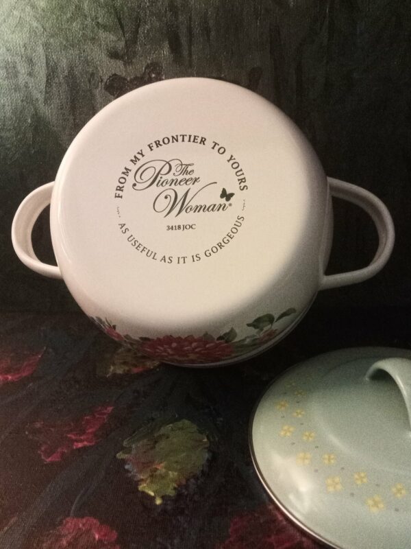 Pioneer Woman small pot